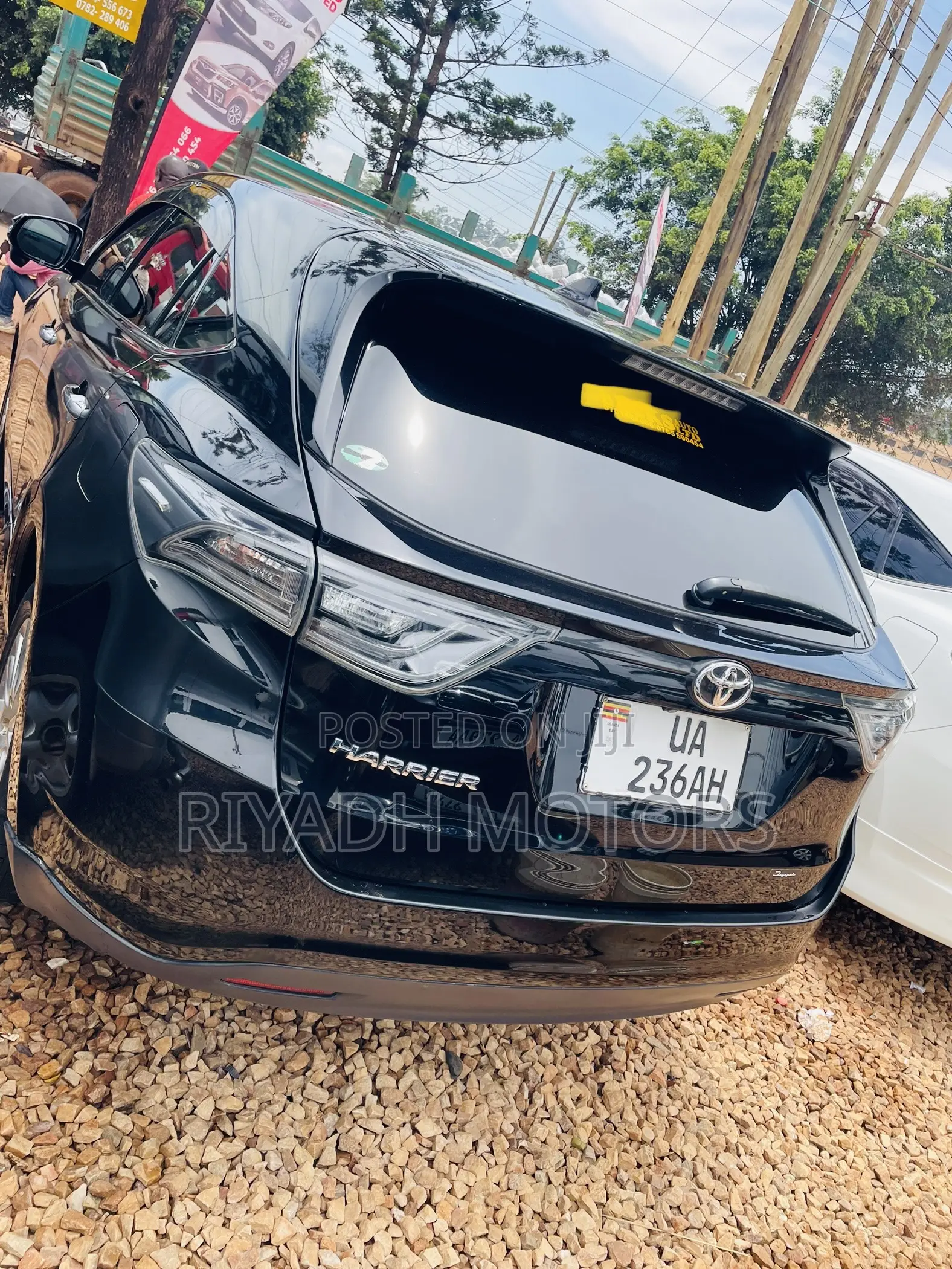 Toyota Harrier 2.0 2014 Black