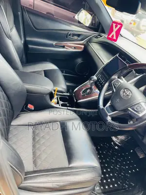 Toyota Harrier 2.0 2014 Black
