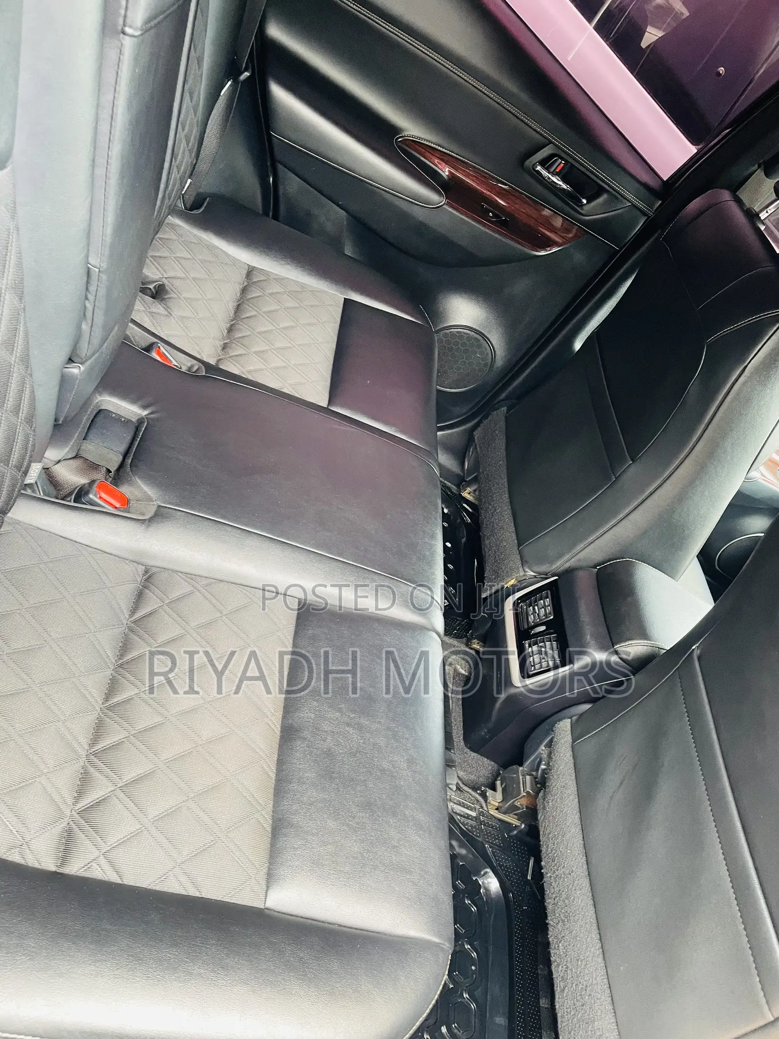 Toyota Harrier 2.0 2014 Black