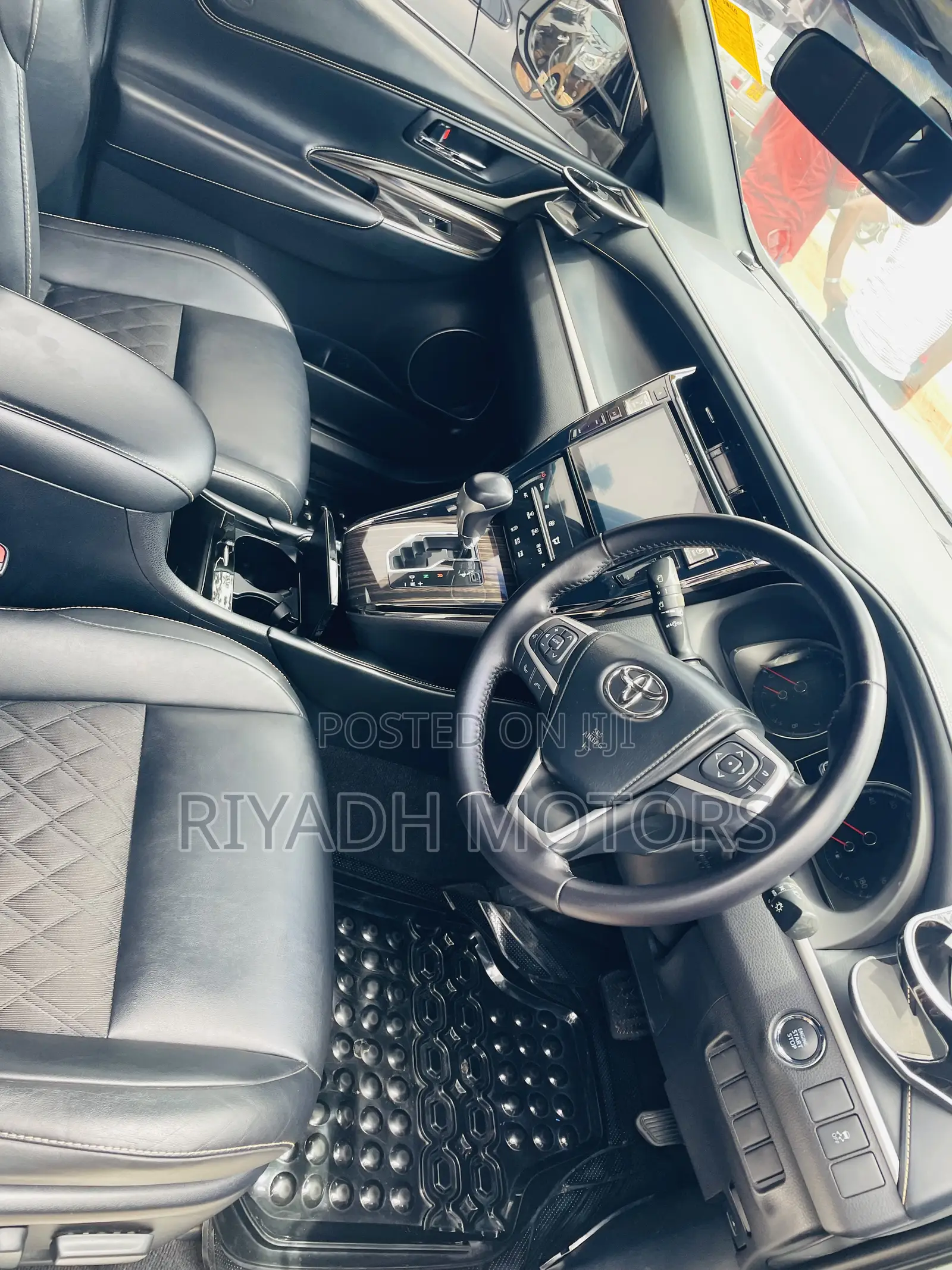 Toyota Harrier 2.0 2015 White