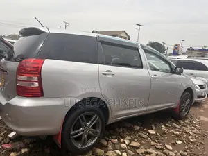 Toyota Wish 2006 Silver