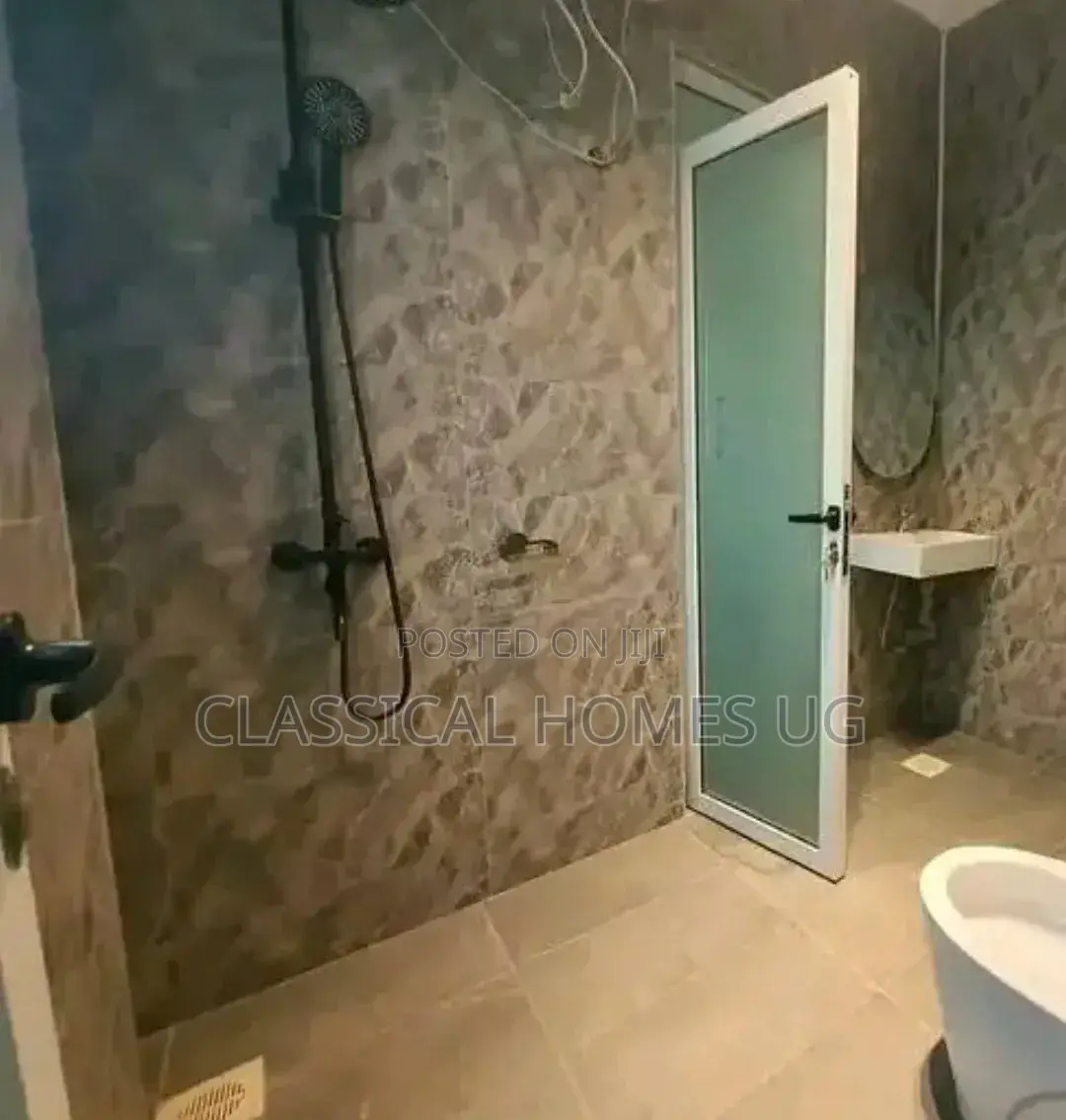 3bdrm Apartment in Lubowa Entebbe Road, Central Division for rent
