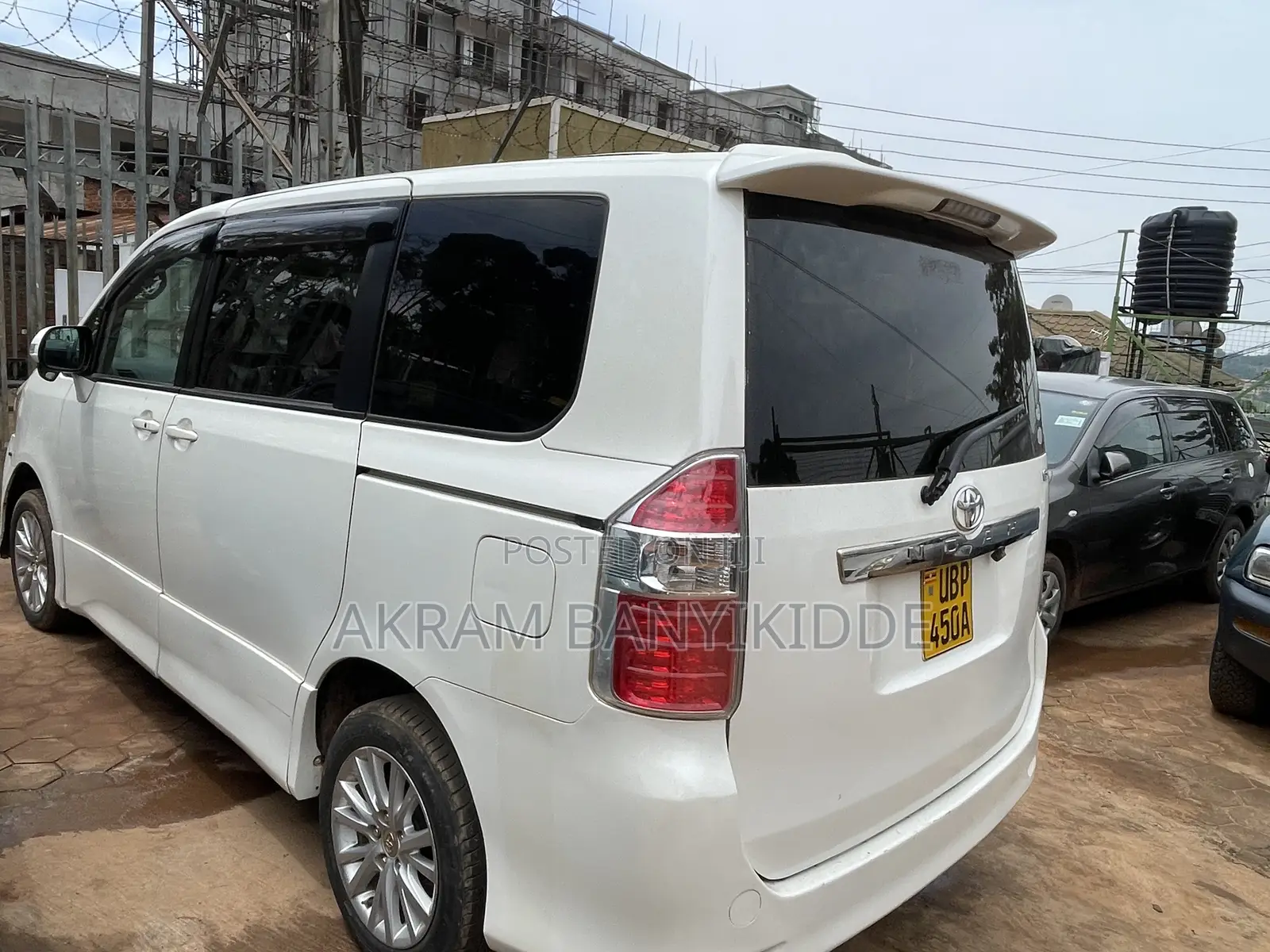 Toyota Noah 2011 Pearl