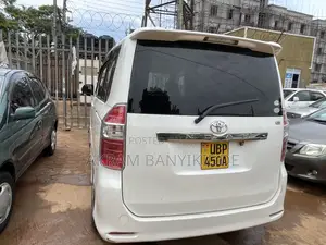 Toyota Noah 2011 Pearl