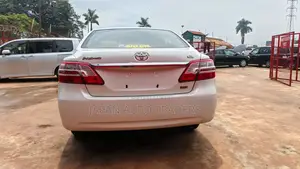 Toyota Premio 2012 White