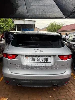 Jaguar F-Pace 35t Premium 2017 Silver