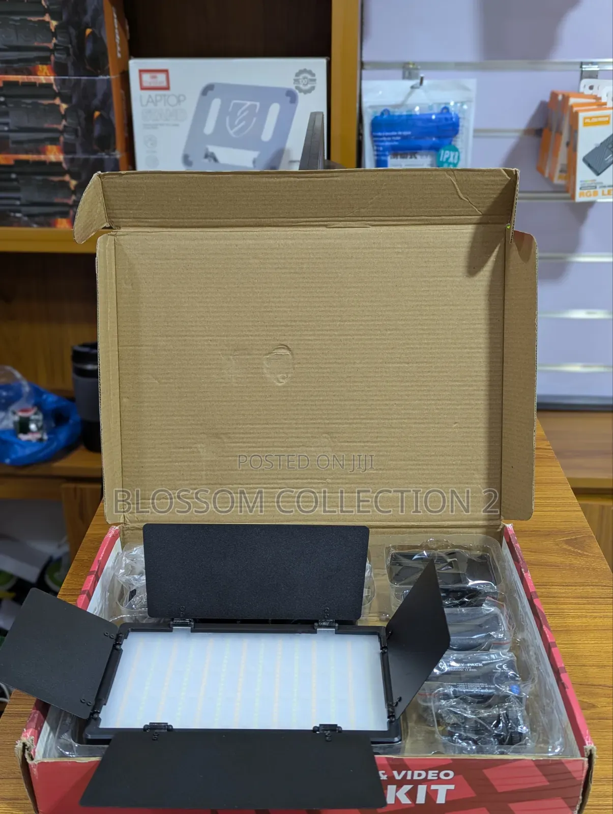 Led 600 Pro RGB Professional Video Light Kit +Tripod+Battery