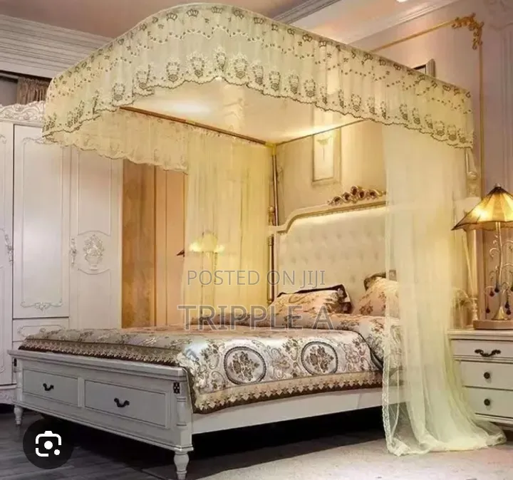 Luxurious Mosquito Net With 2 Stands