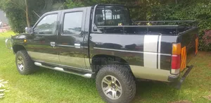 Nissan DoubleCab 1998 Black