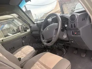 Toyota Land Cruiser Prado 2018 Gray