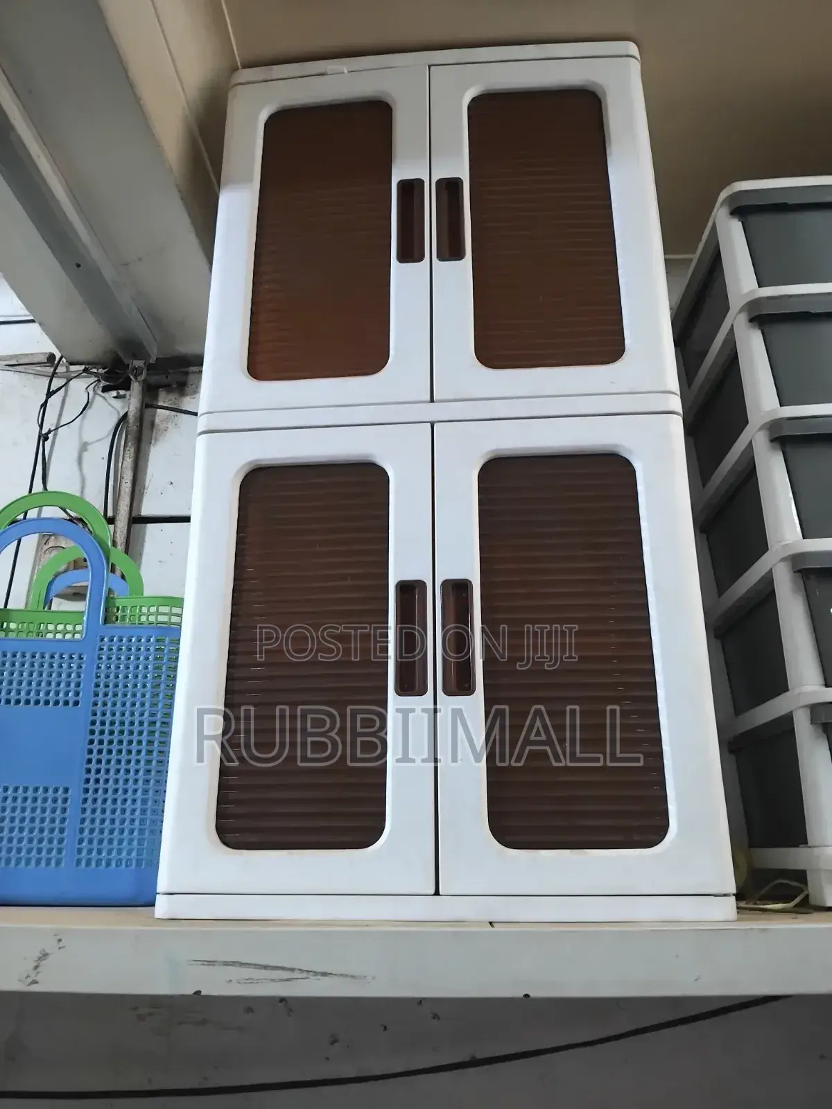 Plastic Carbin/Wardrobe