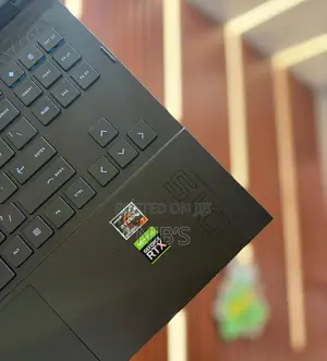 Laptop HP Omen 15 16GB AMD Ryzen 7 SSD 512GB