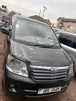 Toyota Noah 2004 Gray