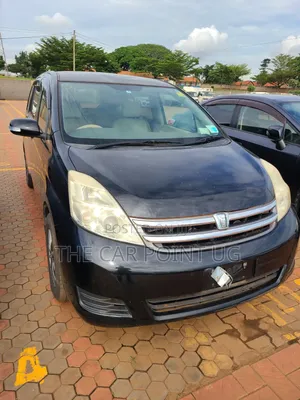 Toyota ISIS 2011 Black