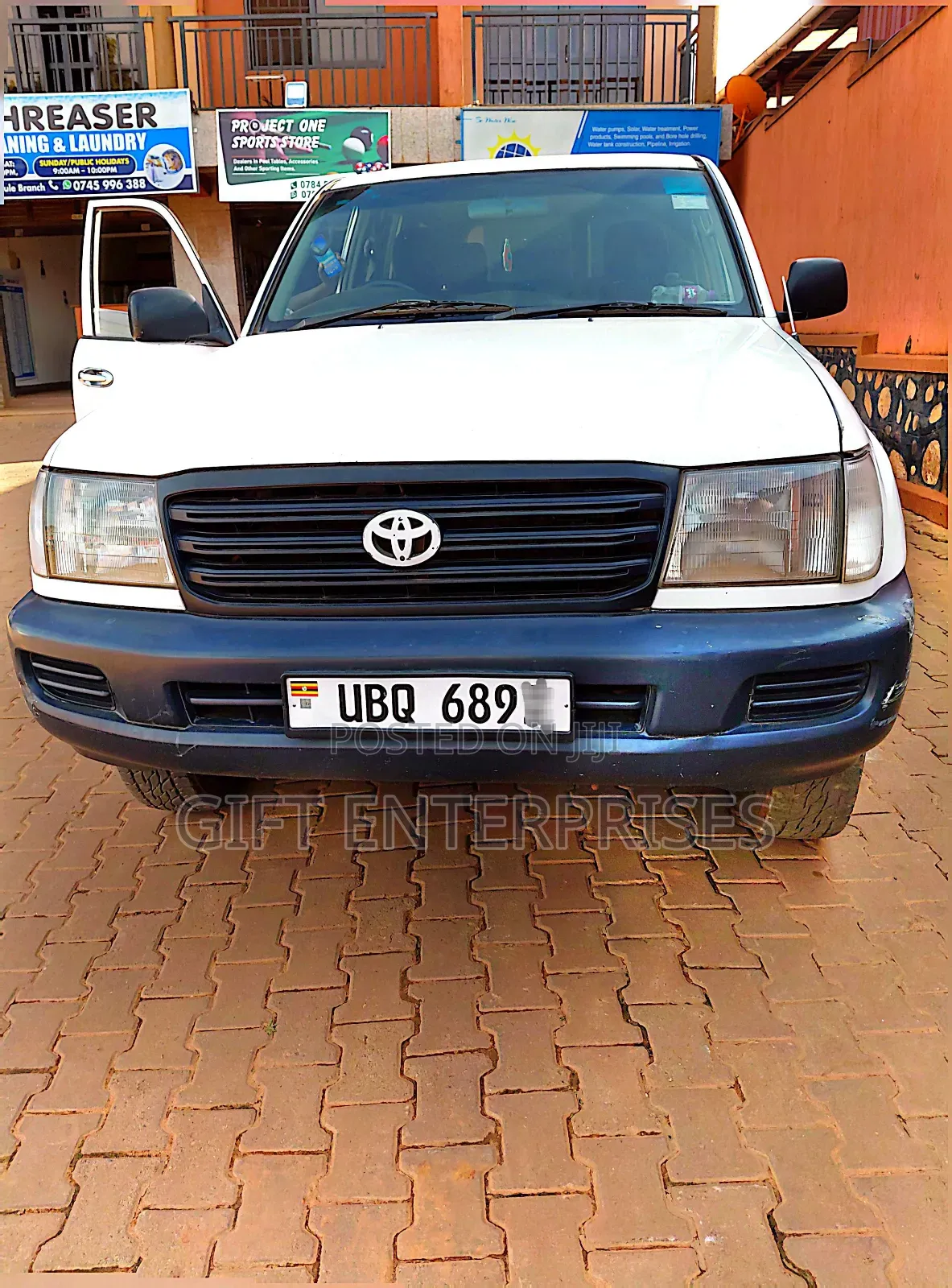 Toyota Land Cruiser 2003 White