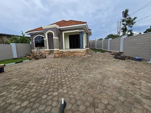 5bdrm Bungalow in Central Division for sale