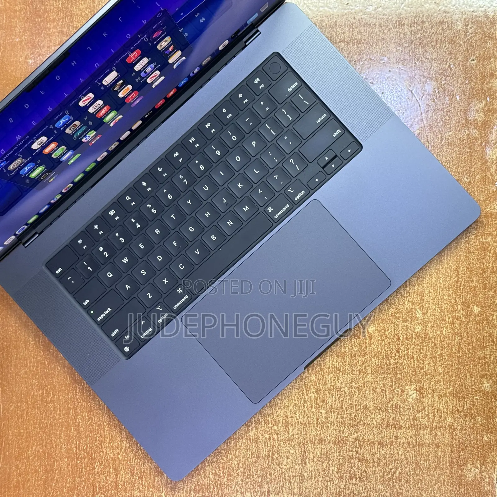 Apple MacBook Pro 2023 M3 Pro 16-inch 18GB Apple M3 Pro SSD 512GB