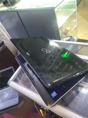 Laptop Fujitsu Lifebook AH530 4GB Intel Core i7 HDD 250GB