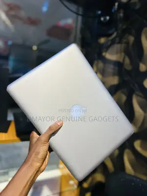 Laptop Apple MacBook 8GB Intel Core i5 HDD 500GB