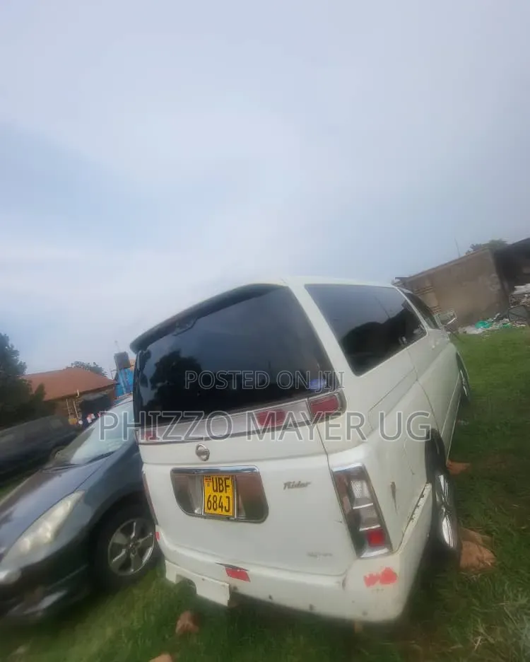 Nissan Elgrand 2006 White