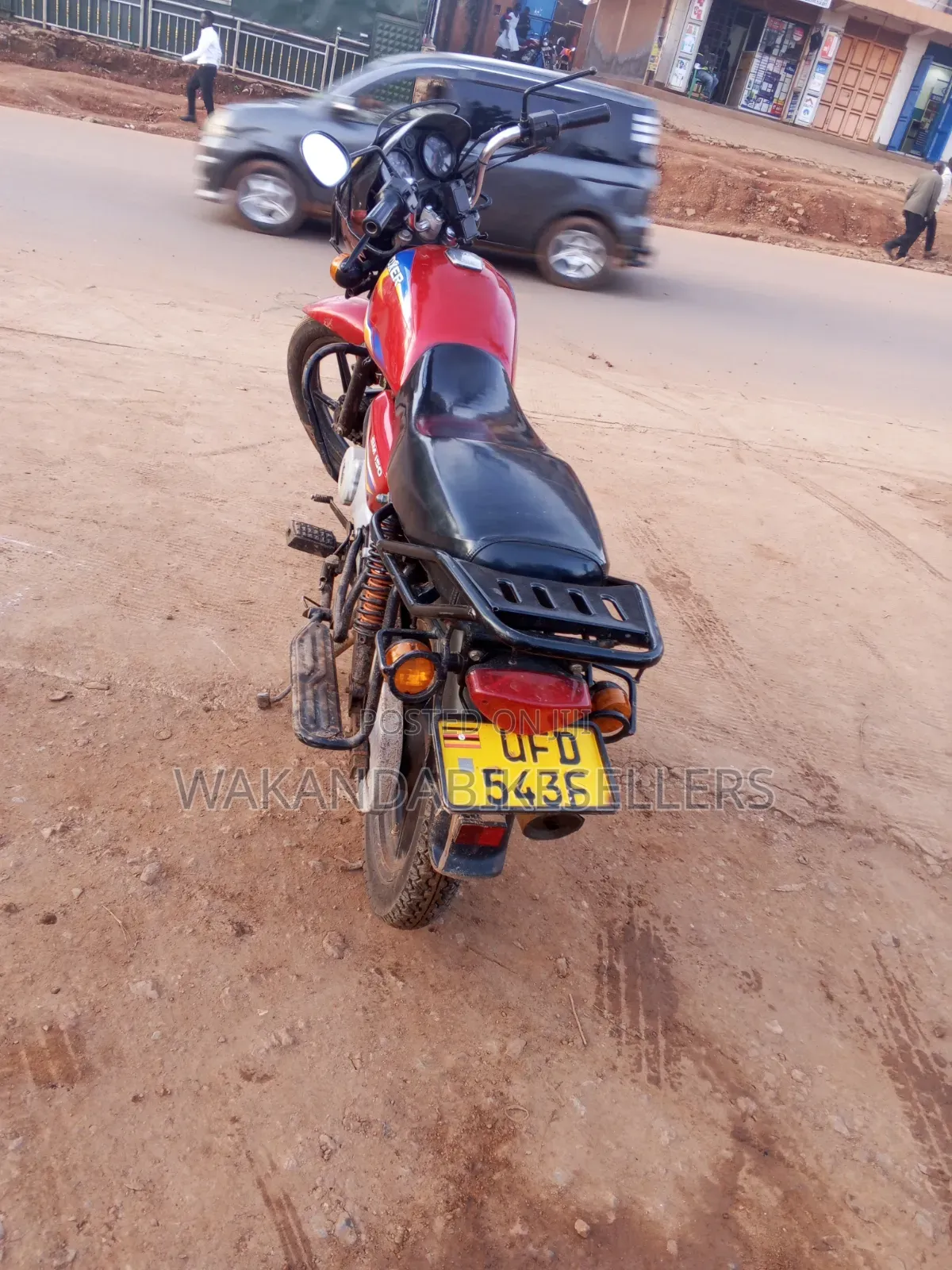 Bajaj Avenger 150 Street 2023 Red
