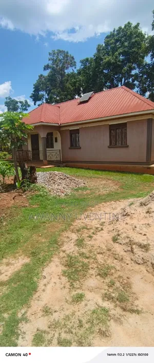 5bdrm House in Self Containe, Lira for sale