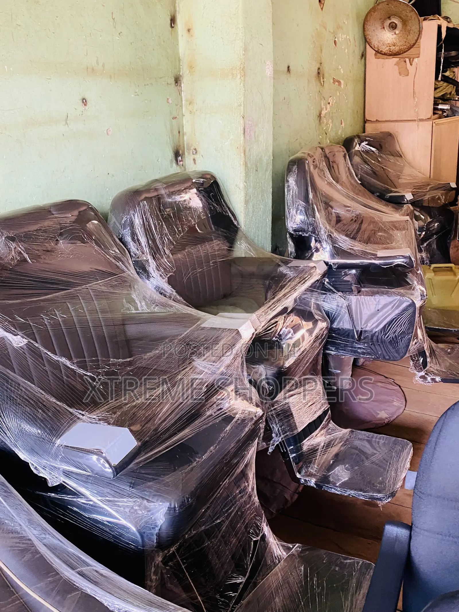 Nick -High Density -Barber Chair / Saloon Chair -090