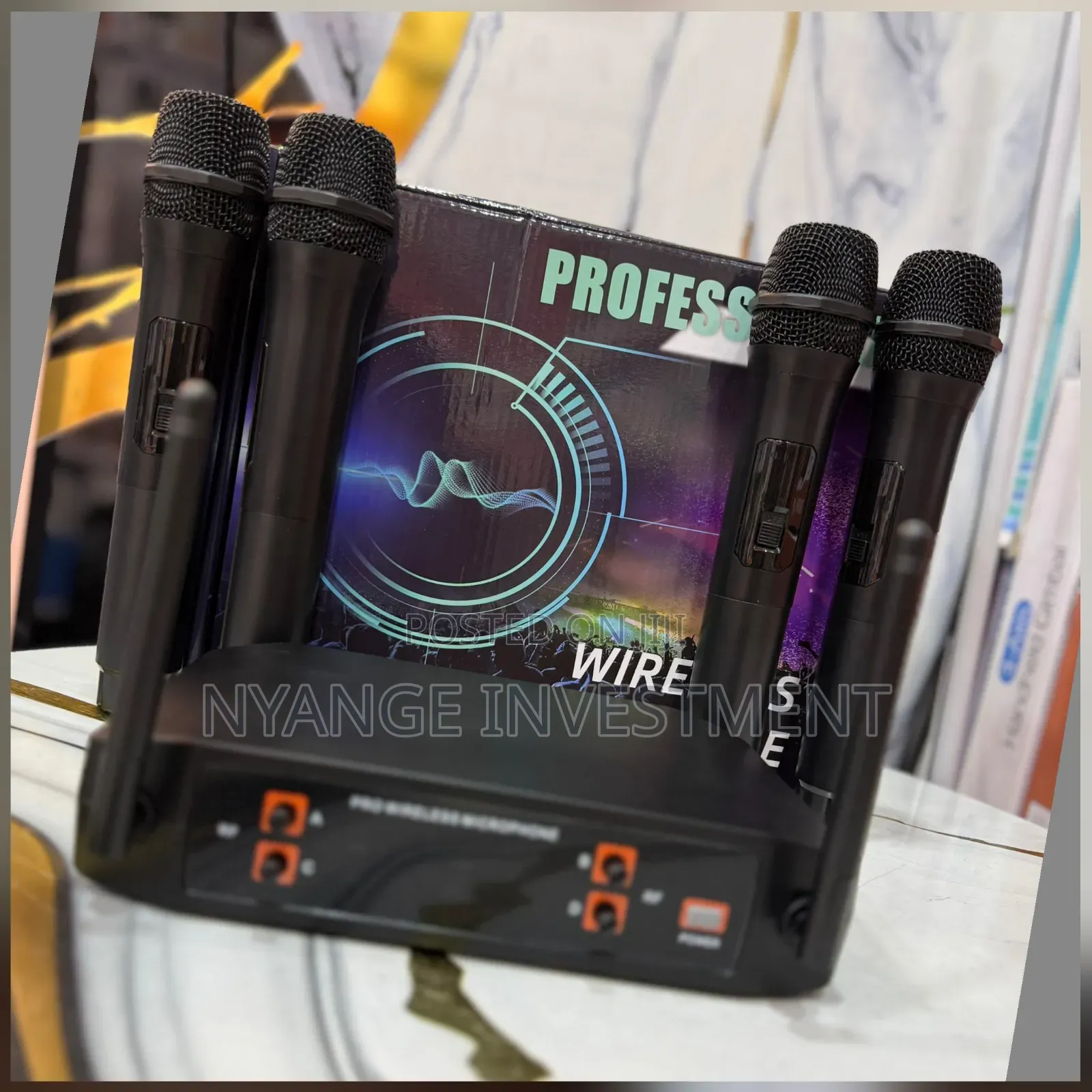 4 in 1 Wireless Microphones. Professional Wireless Microphone