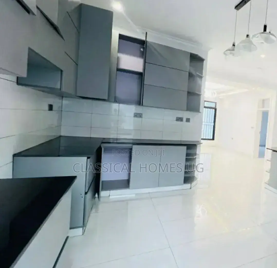 4bdrm Duplex in Muyenga, Central Division for rent