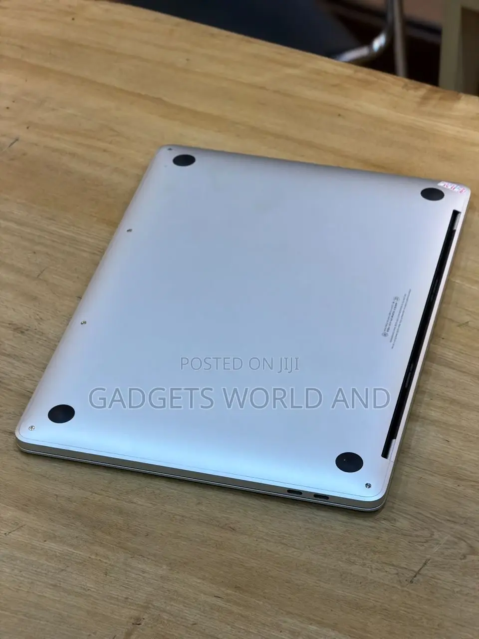 New Laptop Apple MacBook Pro 8GB Apple M1 SSD 256GB