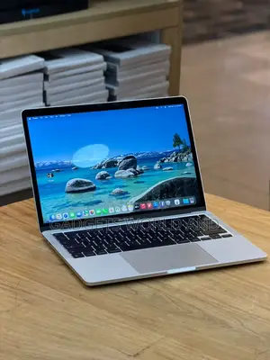 New Laptop Apple MacBook Pro 8GB Apple M1 SSD 256GB