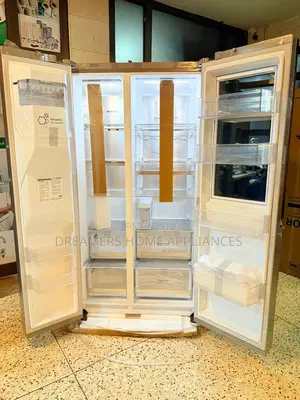 Hisense French Door Refrigerator With Insta View and Water Dispenser