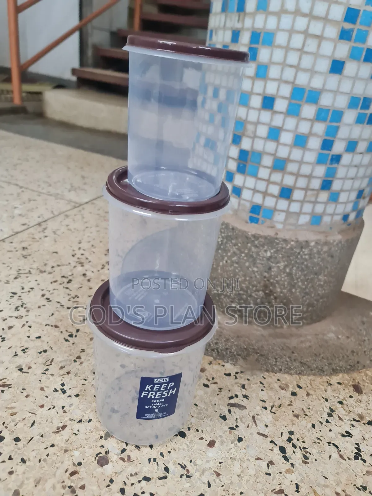 A Set of 1litre, 1.5litres, 2.5litre Food Storage Containers