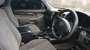 Toyota Land Cruiser Prado 2006 White