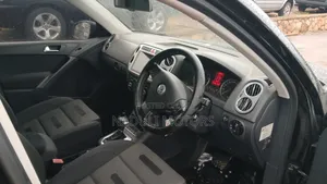 Volkswagen Tiguan 2009 Black