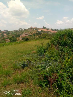Land in Namuyenje