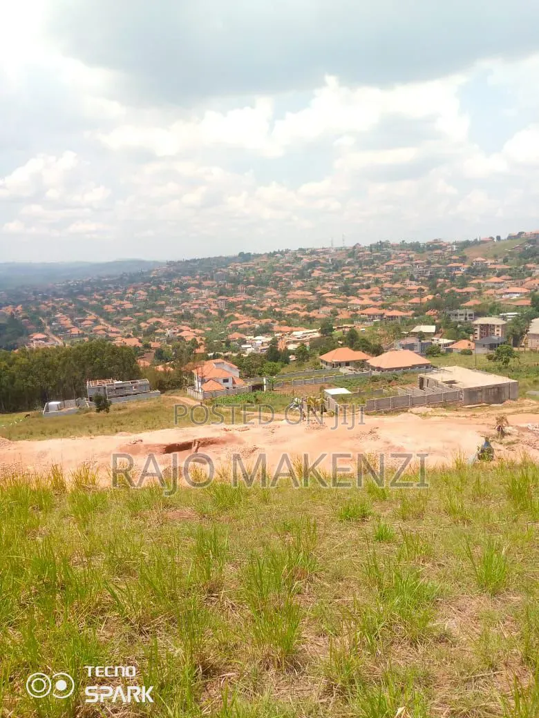 Land in Namuyenje
