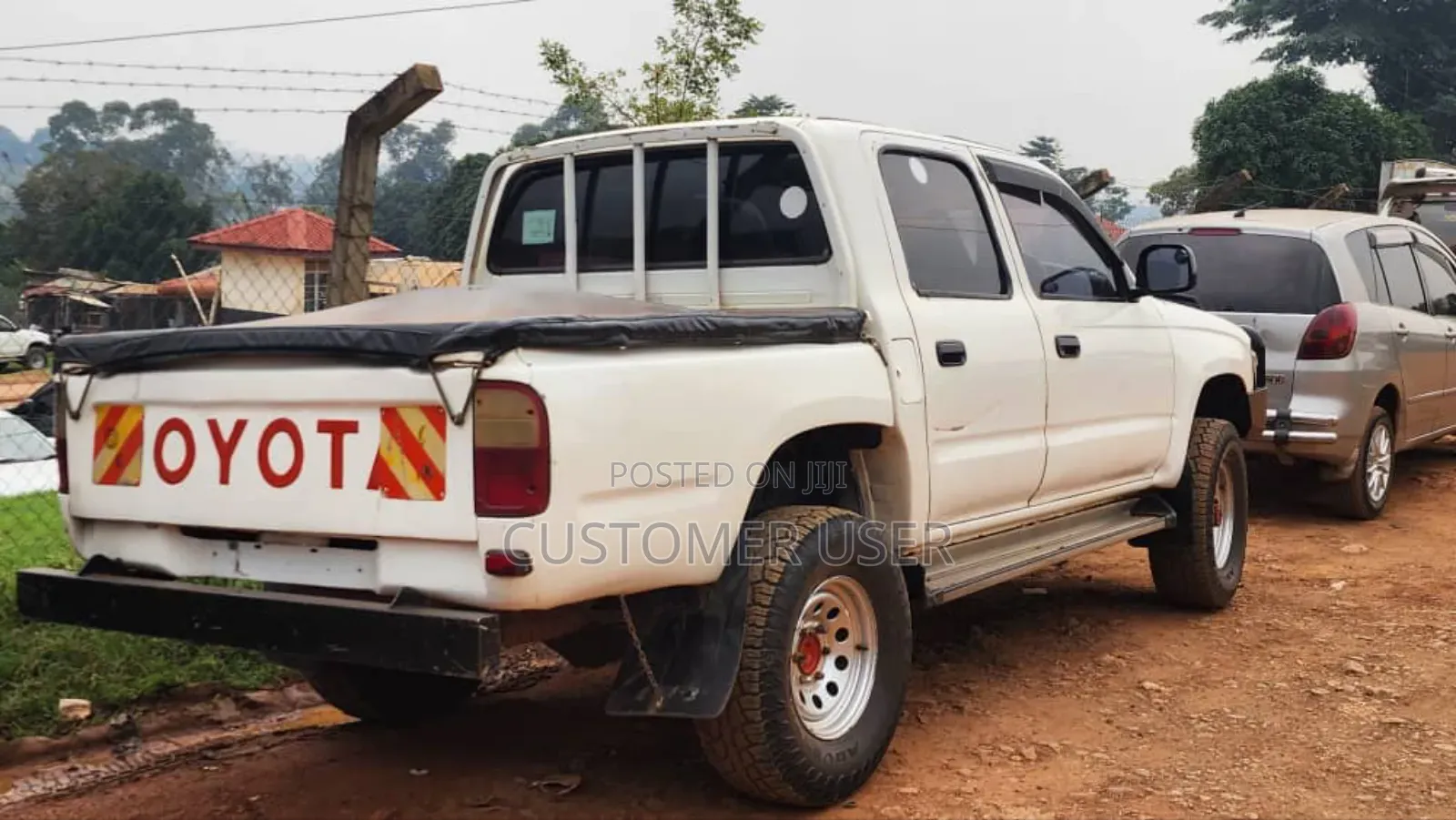 Toyota Hilux 2000 Gray