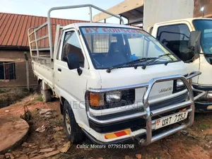 Toyota Hiace 1998 White