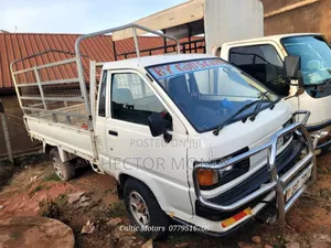 Toyota Hiace 1998 White