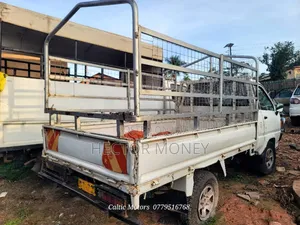 Toyota Hiace 1998 White