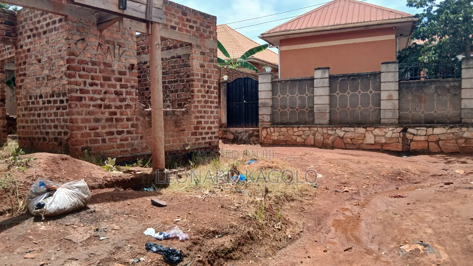3bdrm House In Kyambazi, Nsangi For Sale