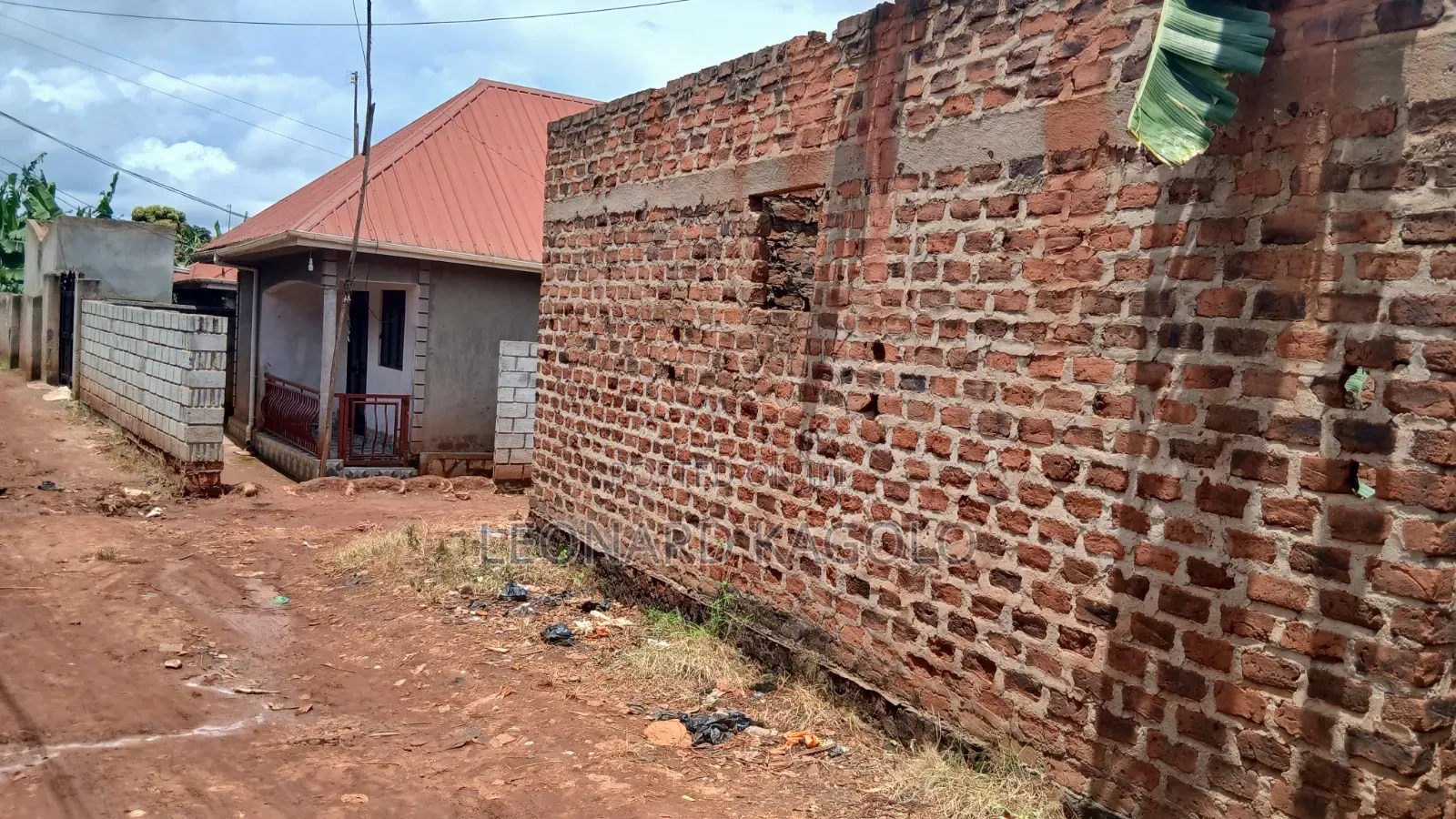 3bdrm House In Kyambazi, Nsangi For Sale
