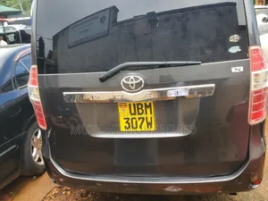 Toyota Noah 2010 Gray