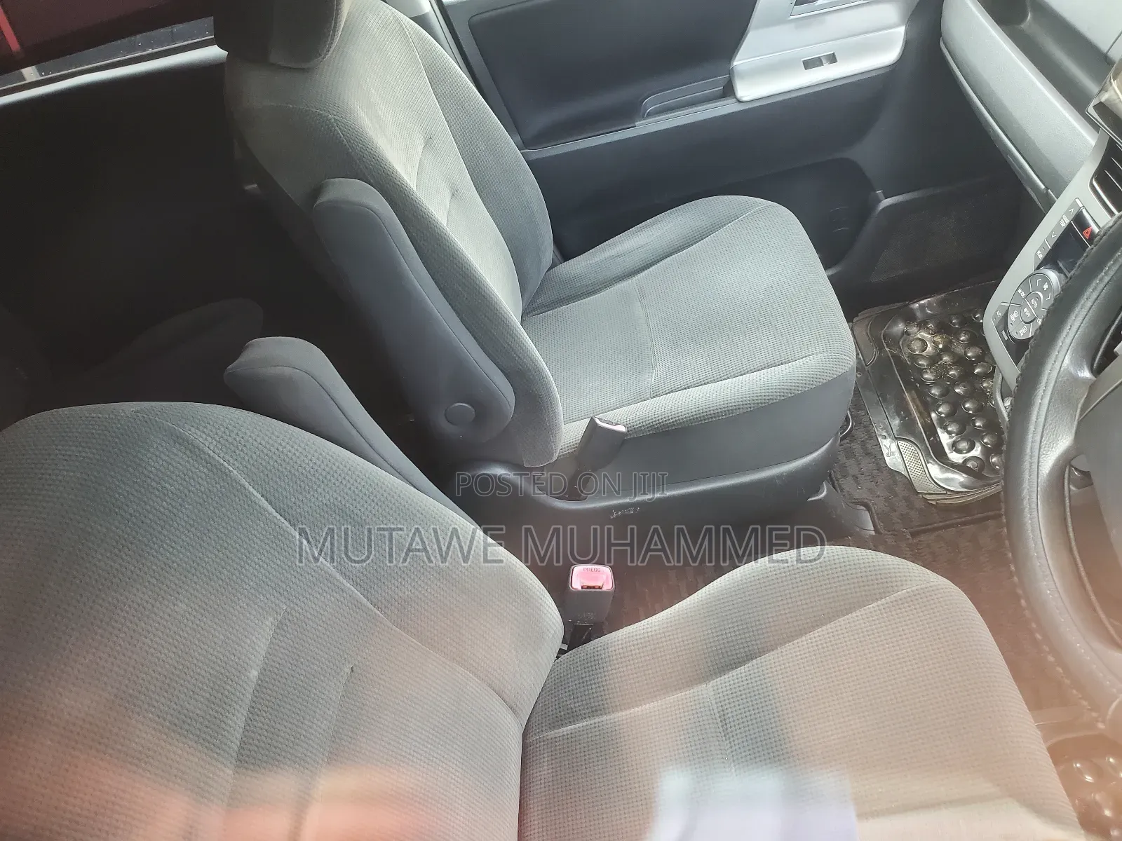 Toyota Noah 2010 Gray
