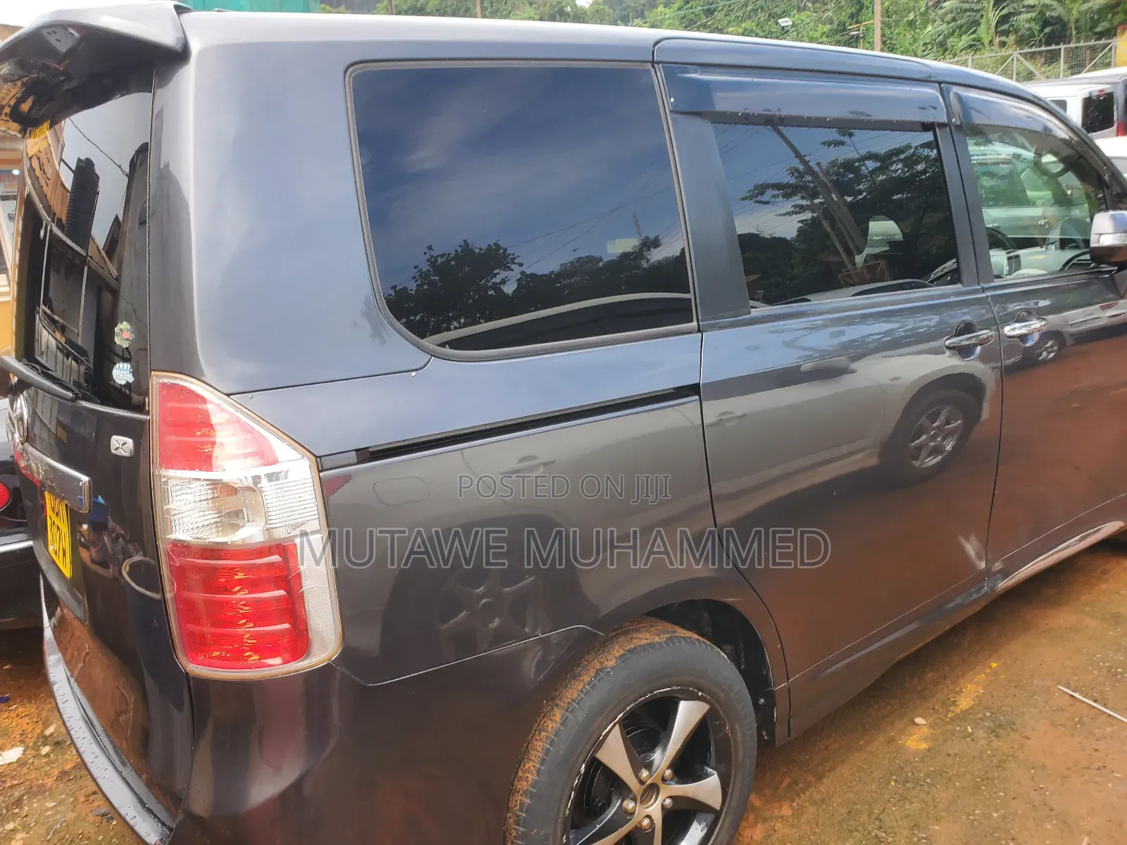 Toyota Noah 2010 Gray