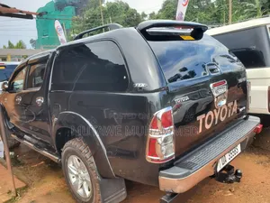Toyota Hilux 2012 Black