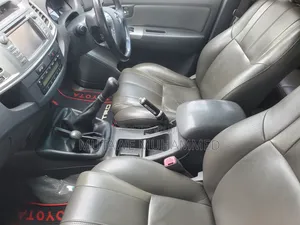 Toyota Hilux 2012 Black