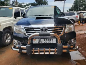 Toyota Hilux 2012 Black