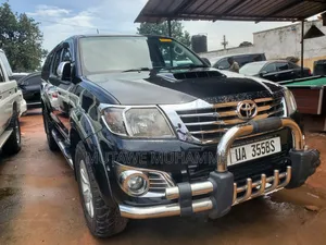 Toyota Hilux 2012 Black